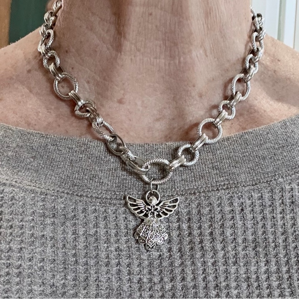 Chunky Chain Silver Angel Pendant Necklace - Picture 2 of 6